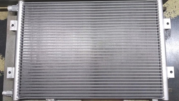 Condenser ng air conditioning ng sasakyan