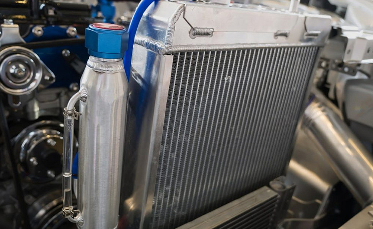 Ang isang Engine Oil Cooler ay Sulit na Ilagay sa Iyong Sasakyan
